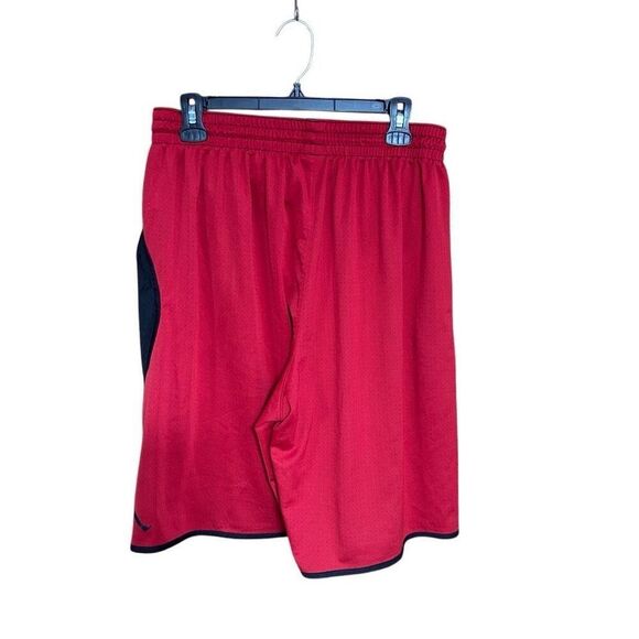 Michael Jordon Basketball Shorts Size XXL Dri-Fit Red and Black - Picture 3 of 4